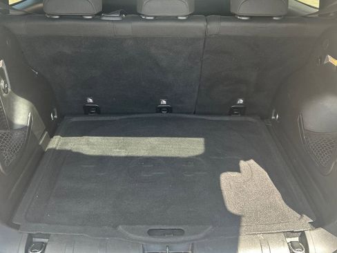 Used 2017 Jeep Renegade Altitude FWD image 13