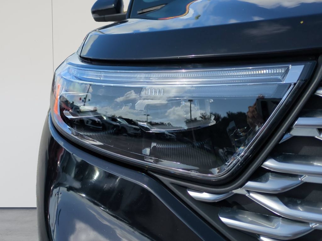 Used 2020 Ford Explorer Platinum w/ Premium Technology Package AWD/4WD image 9
