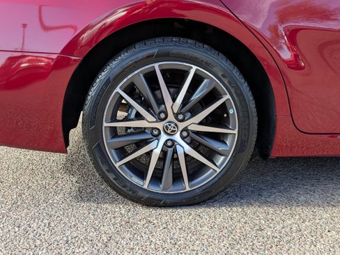 Used 2022 Toyota Camry XLE image 9