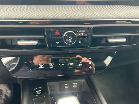 Certified 2025 Nissan Kicks SR AWD/4WD image 56