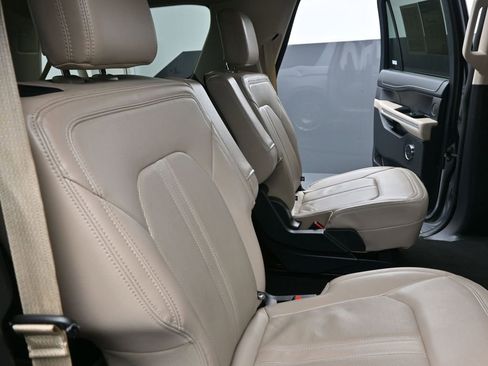 Used 2024 Ford Expedition Max Limited image 15