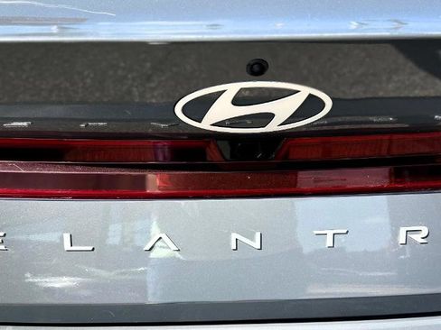 Used 2024 Hyundai Elantra SEL image 8