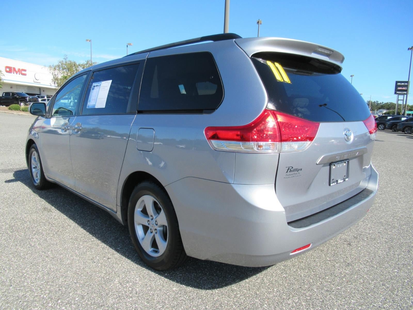 Used 2011 Toyota Sienna LE FWD image 6