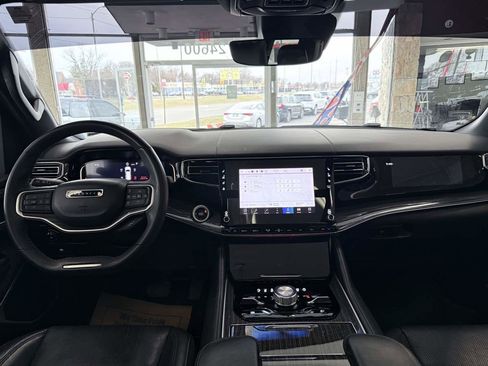 Used 2022 Jeep Wagoneer Series III w/ Premium Group I image 35