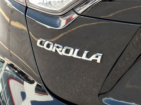 Used 2023 Toyota Corolla LE FWD image 31
