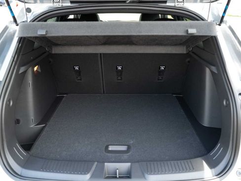 New 2026 Chevrolet Trax RS w/ Sunroof Package FWD image 8