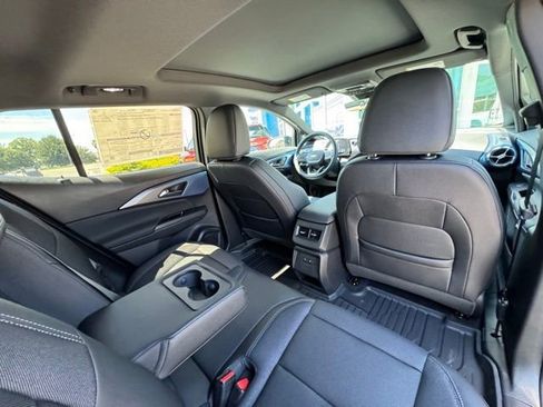 New 2025 Chevrolet Equinox EV LT w/ Convenience Package II FWD image 23