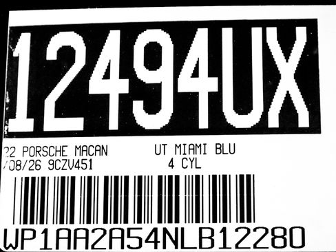 Certified 2022 Porsche Macan image 31