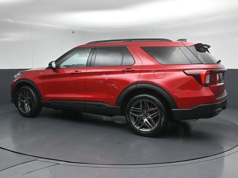 Used 2025 Ford Explorer ST-Line w/ Premium Package image 5