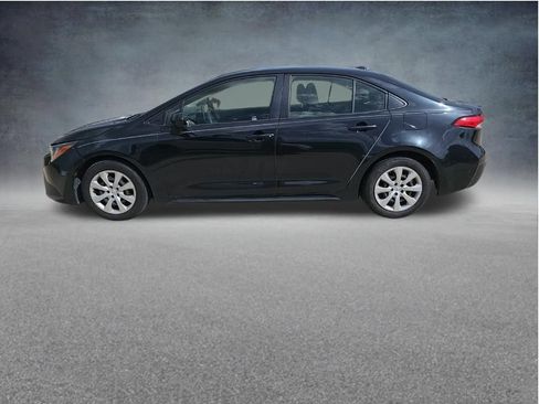 Used 2021 Toyota Corolla LE FWD image 6