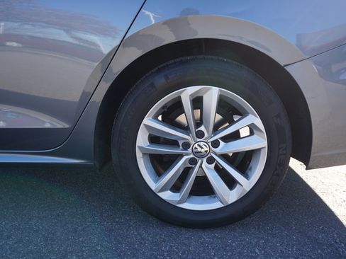 Used 2021 Volkswagen Passat 2.0T S image 6