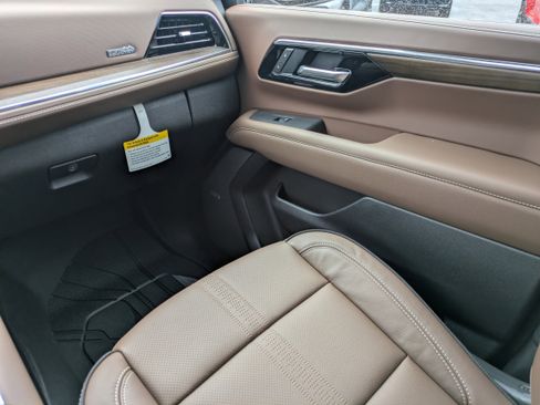 New 2026 Chevrolet Tahoe High Country AWD/4WD image 14