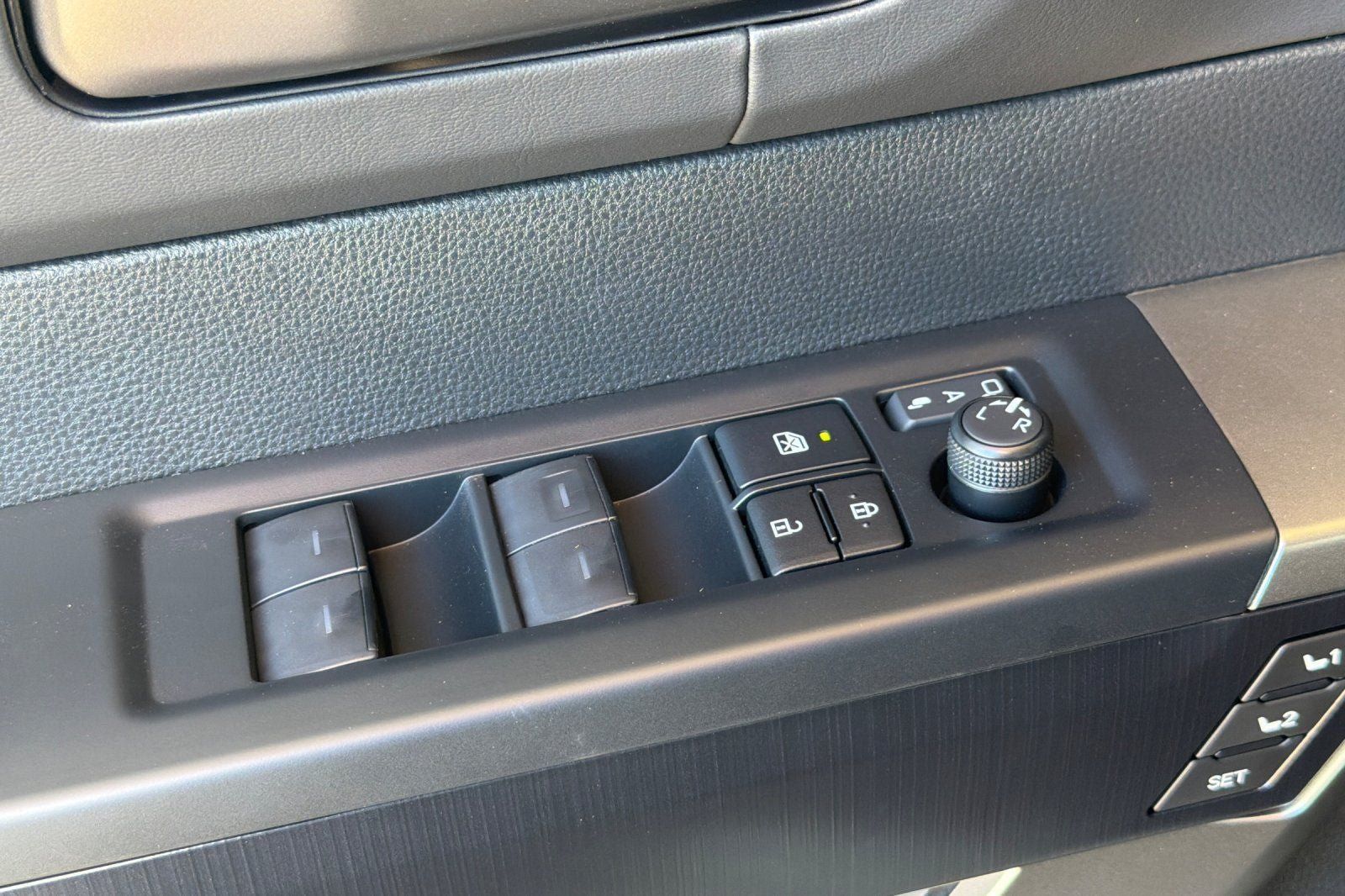 New 2026 Toyota Tundra Platinum AWD/4WD image 13