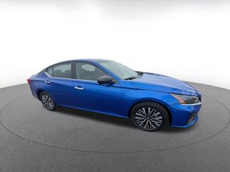 Used 2025 Nissan Altima 2.5 SV FWD video 2
