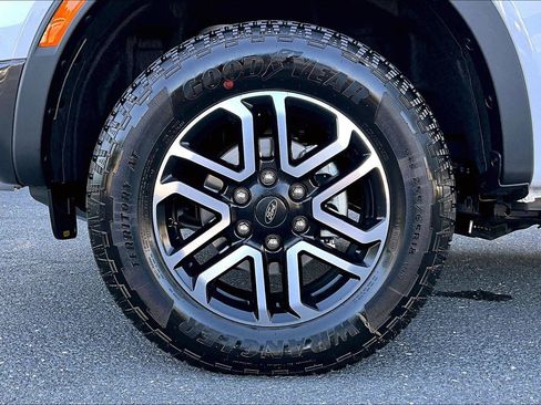 New 2025 Ford Ranger Lariat w/ FX4 Off-Road Package image 12