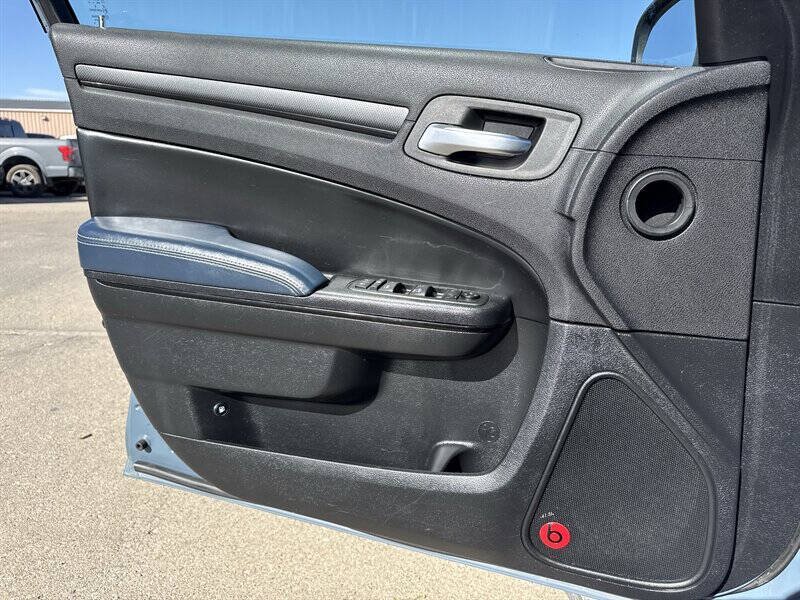 Used 2014 Chrysler 300 S RWD image 18