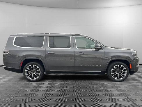 Used 2025 Jeep Grand Wagoneer L Series III w/ Rear Seat Video Group 1 AWD/4WD image 6