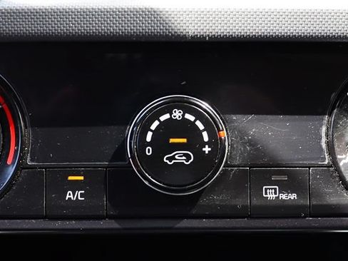 Used 2024 Kia Seltos LX AWD/4WD image 45