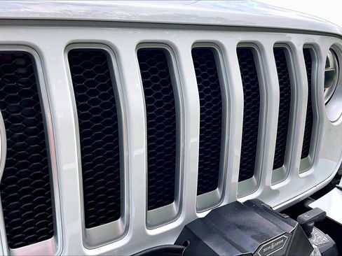 Used 2022 Jeep Wrangler Unlimited Sahara w/ LED Lighting Group AWD/4WD image 27