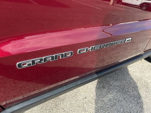 Certified 2022 Jeep Grand Cherokee Limited image 19