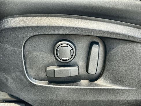 Used 2025 Land Rover Defender 110 S image 20