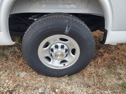 New 2025 Chevrolet Express 2500 w/ Driver Convenience Package image 6