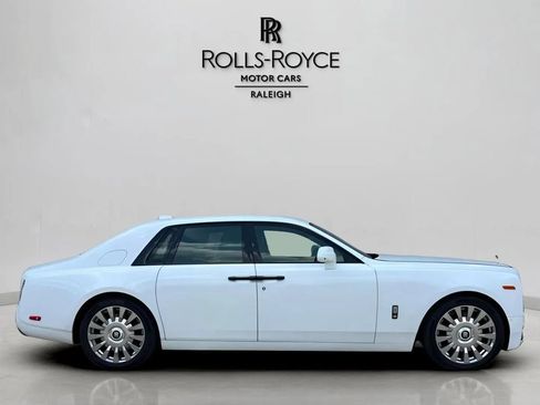 Used 2018 Rolls-Royce Phantom Sedan RWD image 3