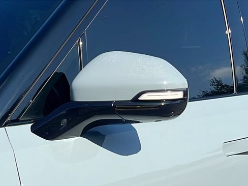 Used 2025 Rivian R1T Adventure Dual AWD/4WD image 27