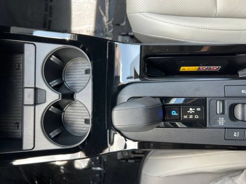 Used 2025 Toyota Prius Limited FWD image 41
