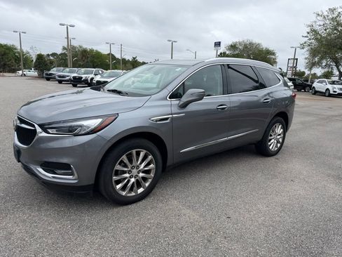 Used 2020 Buick Enclave Essence image 13