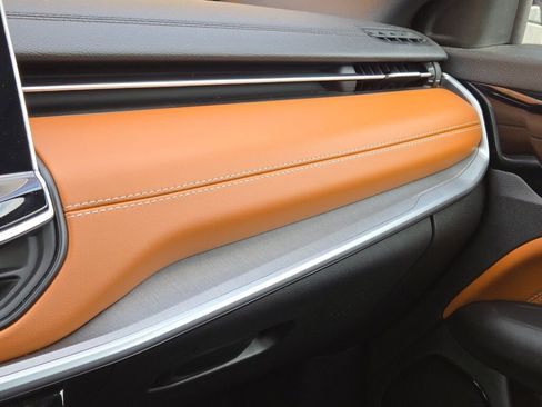 Used 2024 Jeep Compass Limited image 28