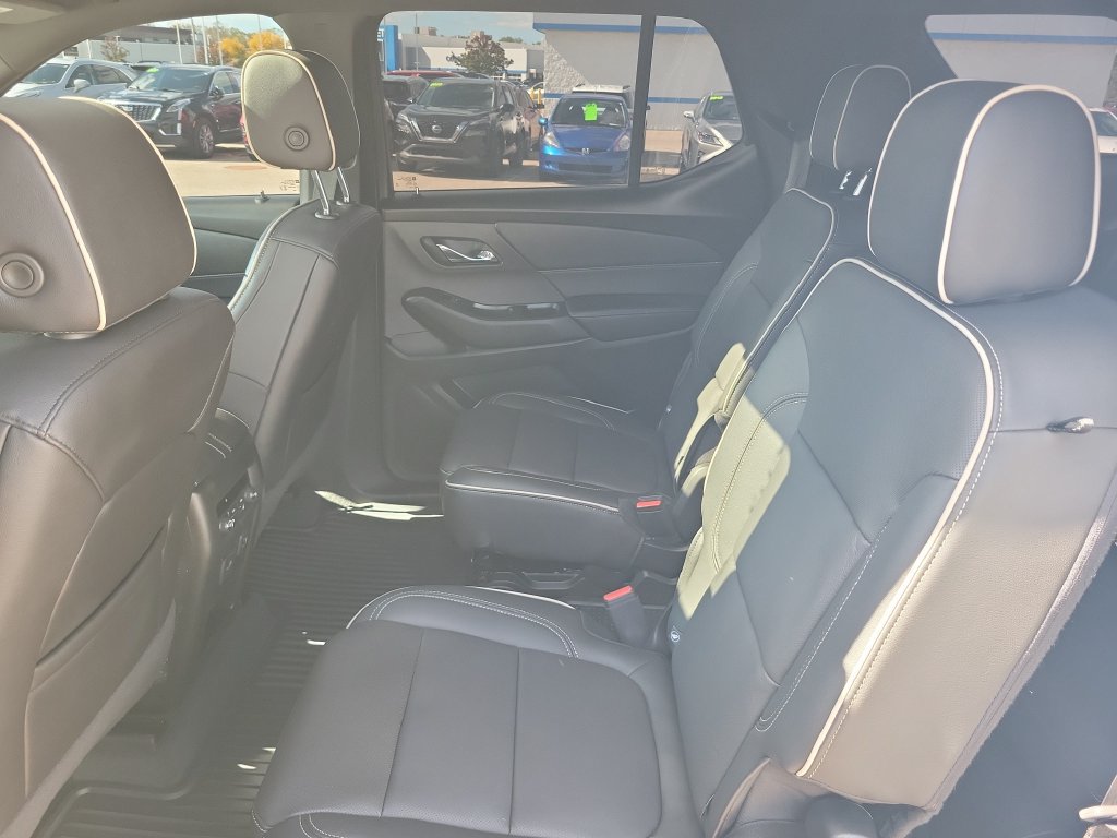 Used 2023 Chevrolet Traverse Premier w/ Redline Edition AWD/4WD image 31
