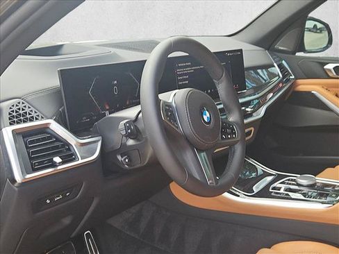 Used 2026 BMW X5 xDrive40i w/ M Sport Package AWD/4WD image 10