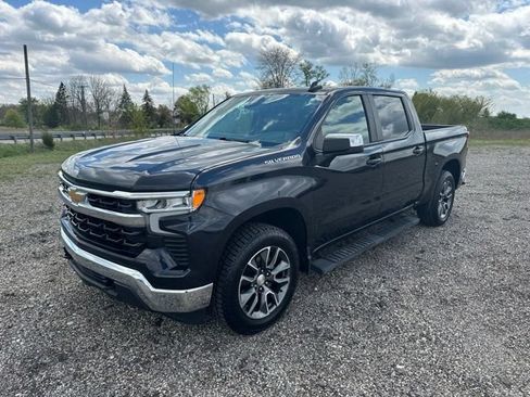 Used 2024 Chevrolet Silverado 1500 LT AWD/4WD image 2
