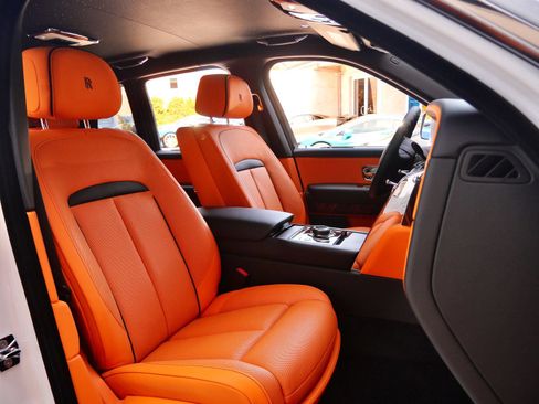 Certified 2024 Rolls-Royce Cullinan AWD/4WD image 28
