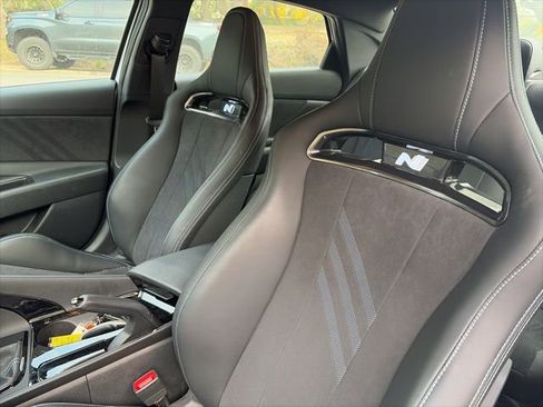 Used 2025 Hyundai Elantra N image 8