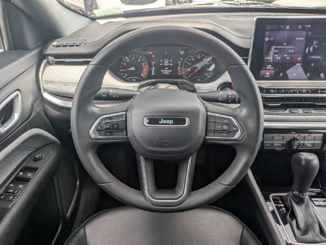Used 2023 Jeep Compass Latitude AWD/4WD image 31