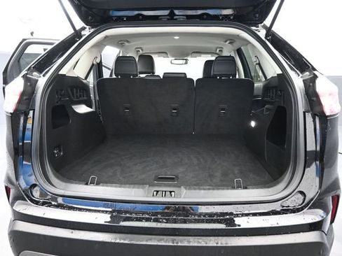 Used 2024 Ford Edge SEL image 8