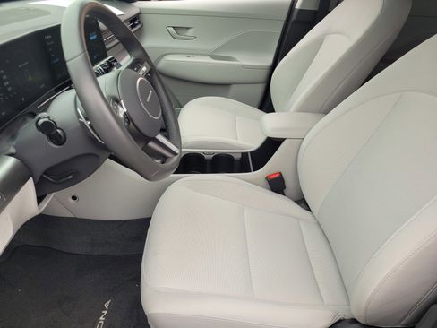 Certified 2025 Hyundai Kona SEL image 22