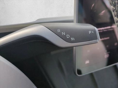 Used 2022 Tesla Model Y Performance image 12