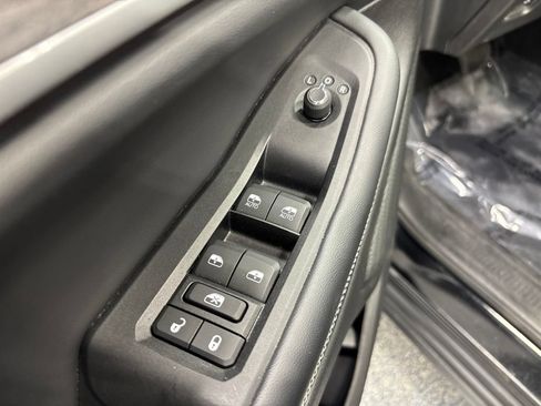 Used 2023 Jeep Grand Cherokee Limited w/ Black Appearance Package AWD/4WD image 41