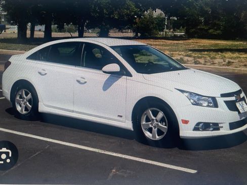 Used 2014 Chevrolet Cruze LT w/ Technology Package image 2