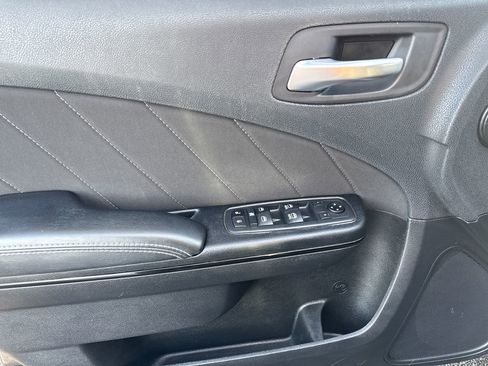 Used 2020 Dodge Charger SXT w/ Blacktop Package image 16