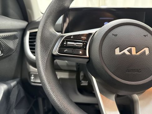 Certified 2024 Kia Seltos LX AWD/4WD image 17