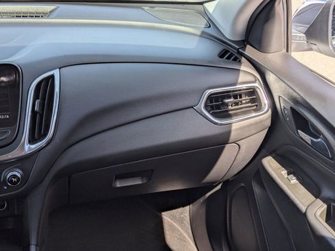 Used 2020 Chevrolet Equinox LT image 18