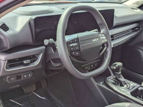 Used 2025 Kia K4 LXS image 14