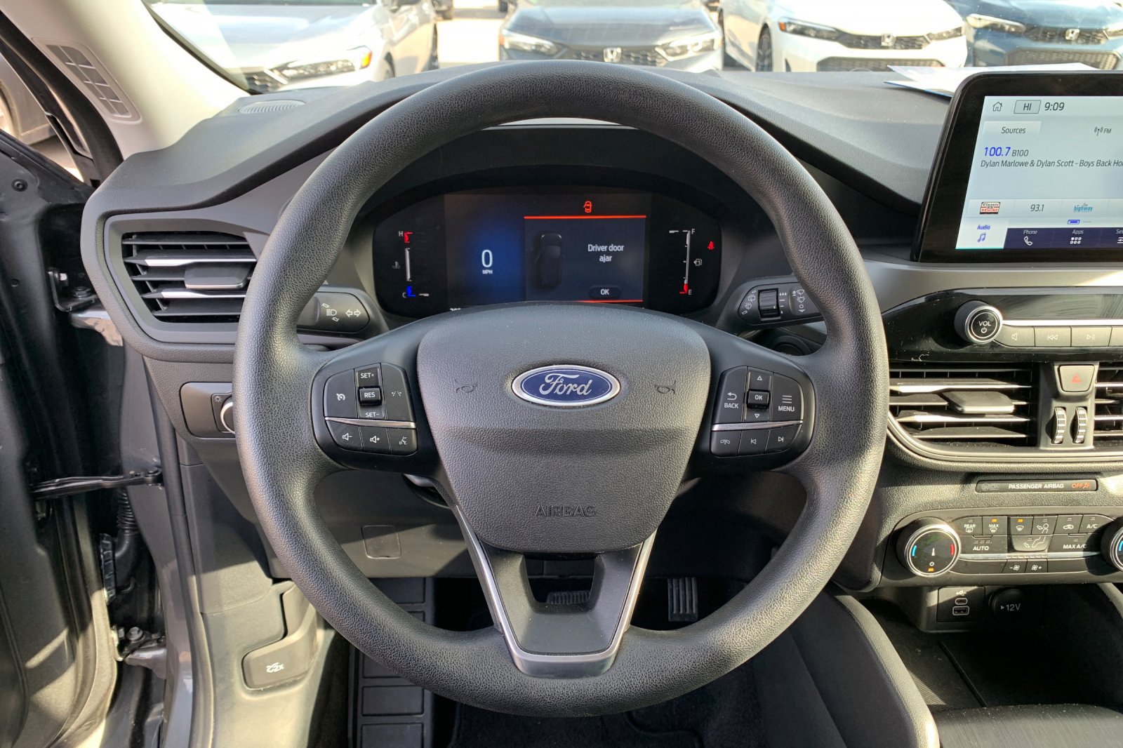 Used 2025 Ford Escape Active AWD/4WD image 28