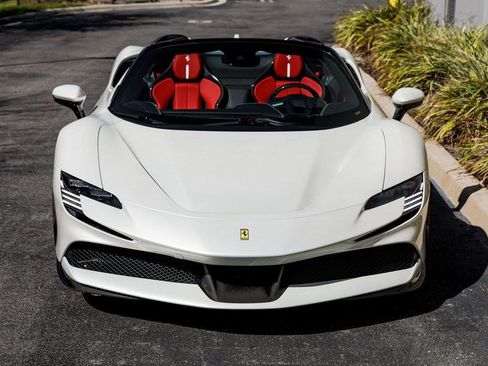 Used 2024 Ferrari SF90 Spider image 8