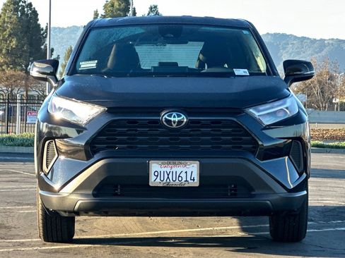Used 2025 Toyota RAV4 LE image 9
