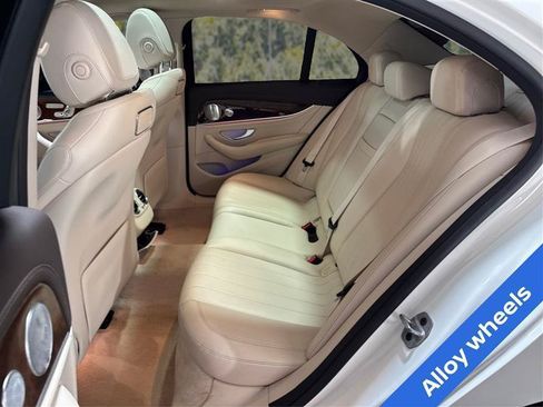 Used 2019 Mercedes-Benz E 300 4MATIC image 10